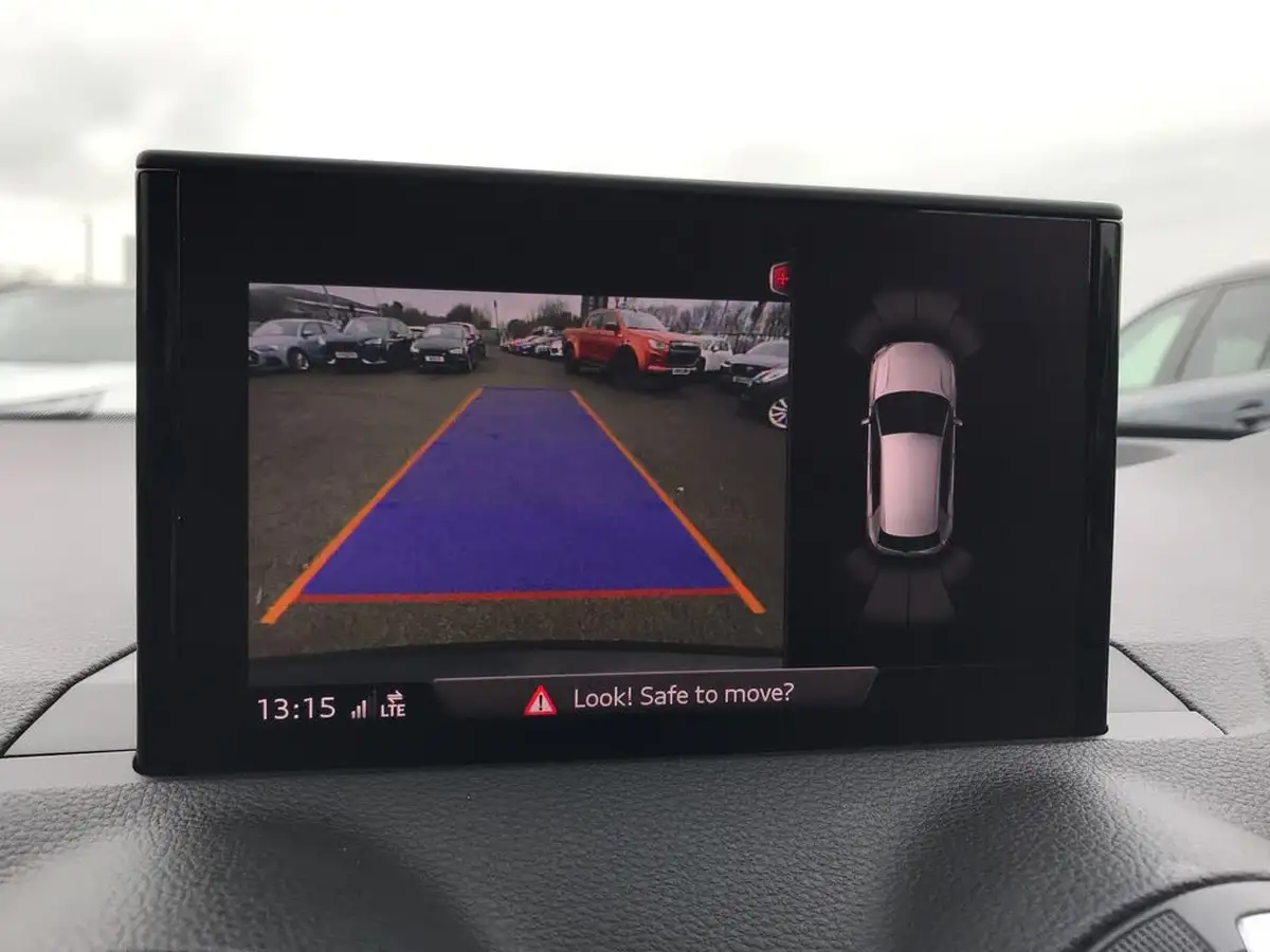 2019-audi-sq2-20-tfsi-big-21