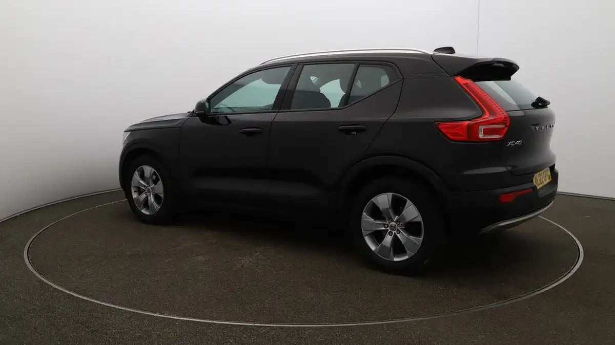 2022-volvo-xc40-15-t3-momentum-big-32