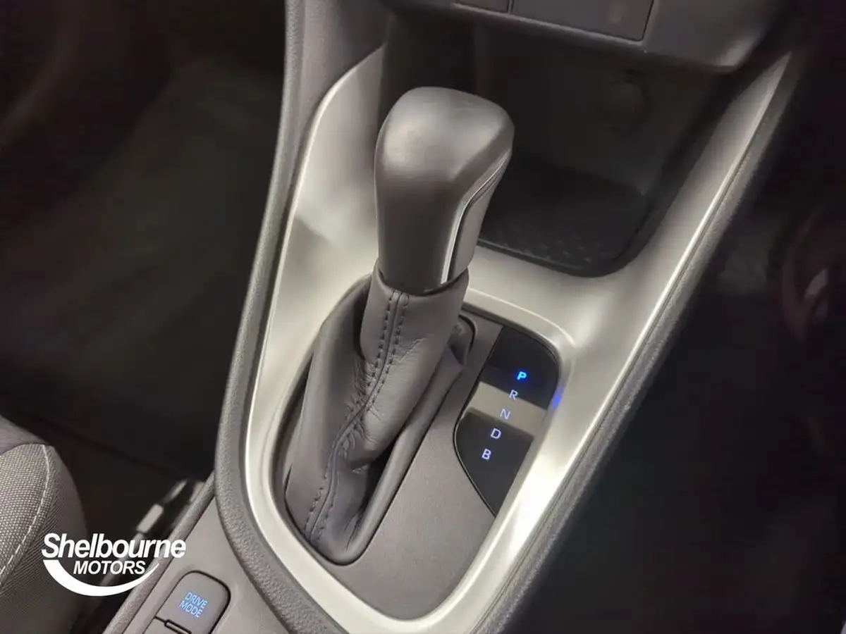 2021-toyota-yaris-15-vvt-i-design-big-27