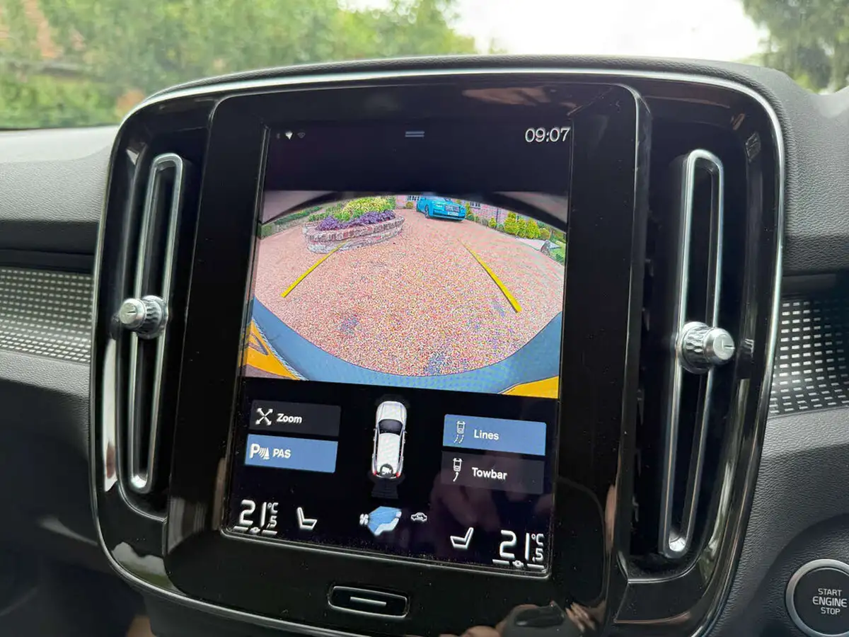 2020-volvo-xc40-15-t3-r-design-geartronic-big-10