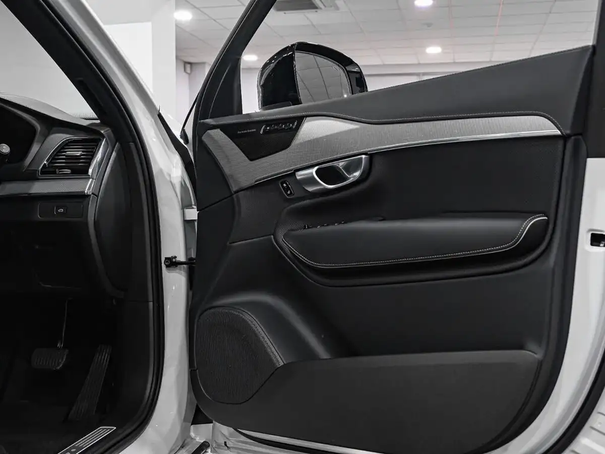 2023-volvo-xc90-20td-b5-plus-big-22