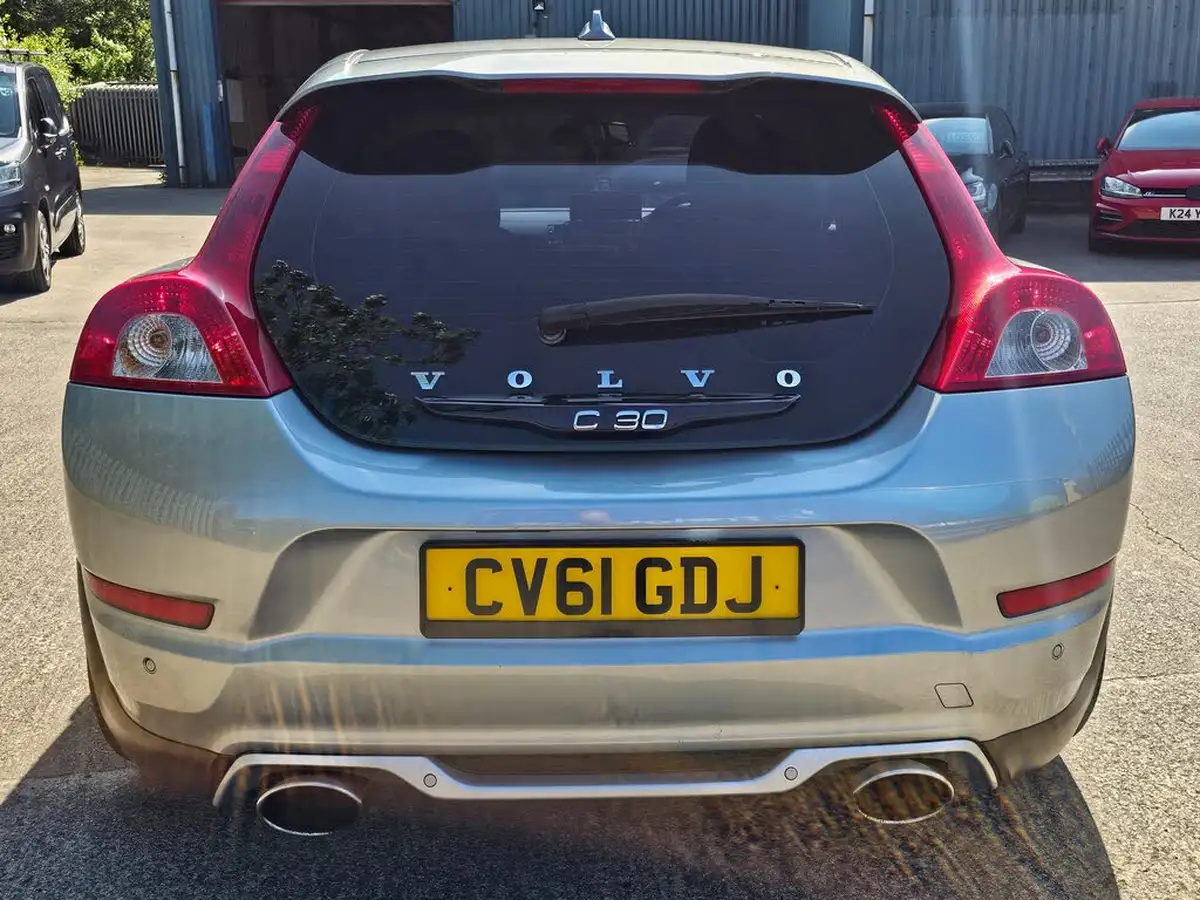 2011-volvo-c30-16td-se-lux-115bhp-big-4