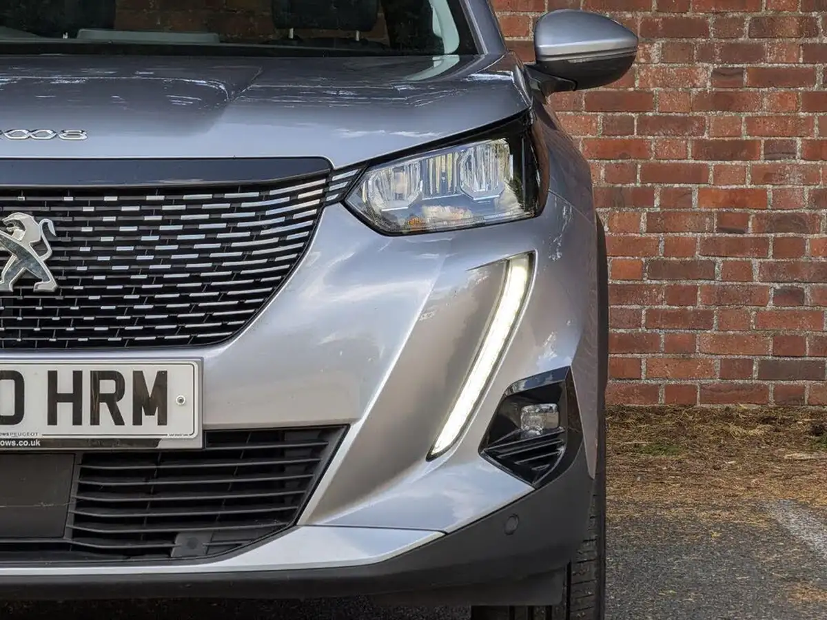 2020-peugeot-2008-suv-12-puretech-allure-100bhp-big-13
