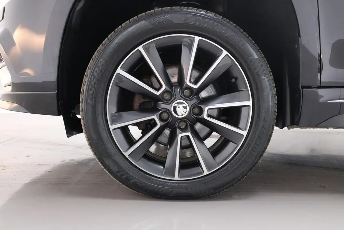 2015-skoda-yeti-20tdi-black-edition-dsg-big-43