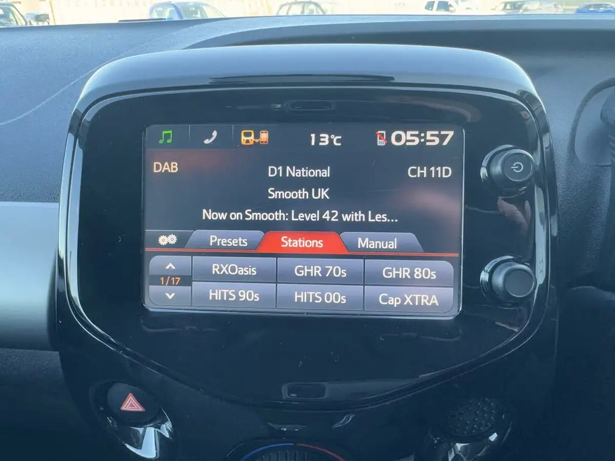 2016-citroen-c1-10-vti-flair-5d-etg-big-28