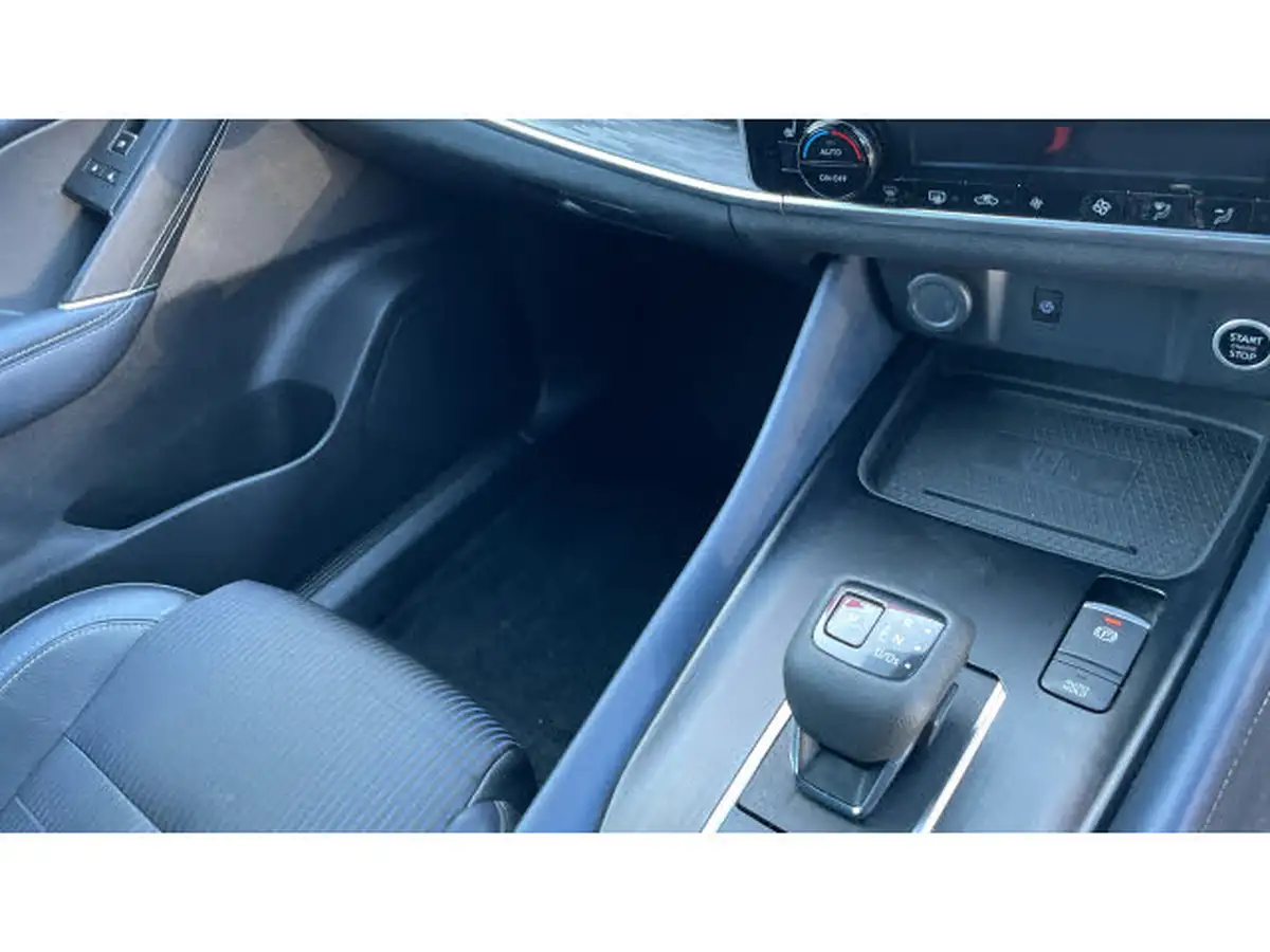 2022-nissan-qashqai-13-dig-t-tekna-158ps-xtronic-big-13