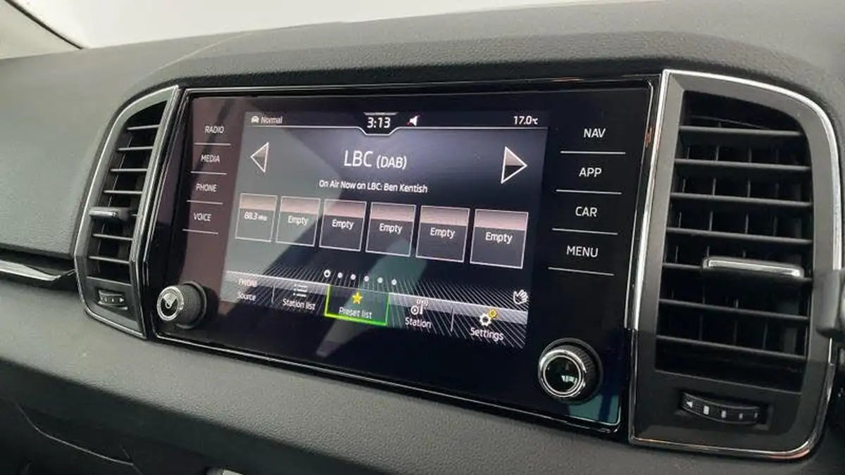 2021-skoda-karoq-15-tsi-se-l-dsg-big-6