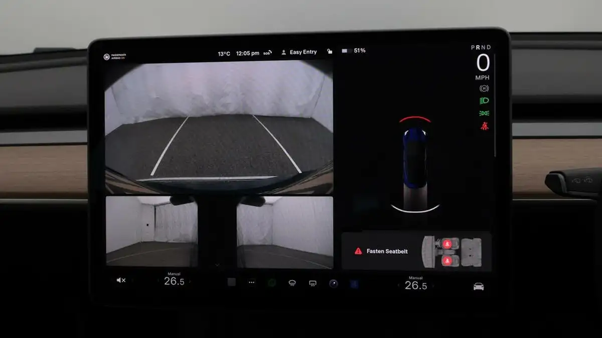 2020-tesla-model-3-e-long-range-big-26