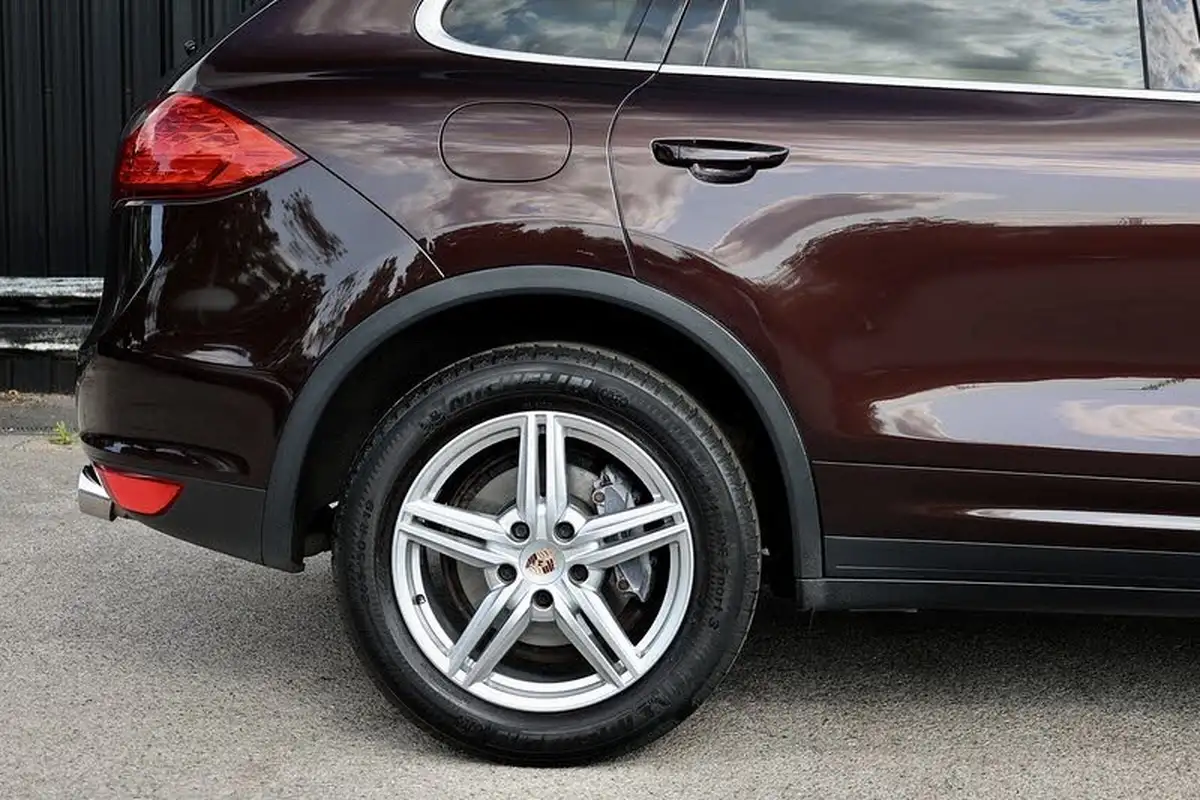 2014-porsche-cayenne-30td-platinum-edition-big-14