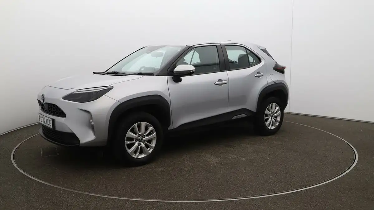 2022-toyota-yaris-cross-15-vvt-i-icon-big-60