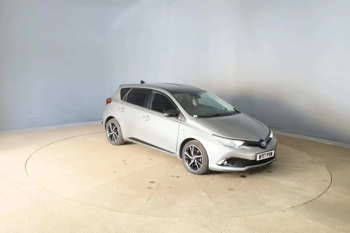 2017-toyota-auris-18-vvt-i-hsd-gb25-tss-leather-big-0