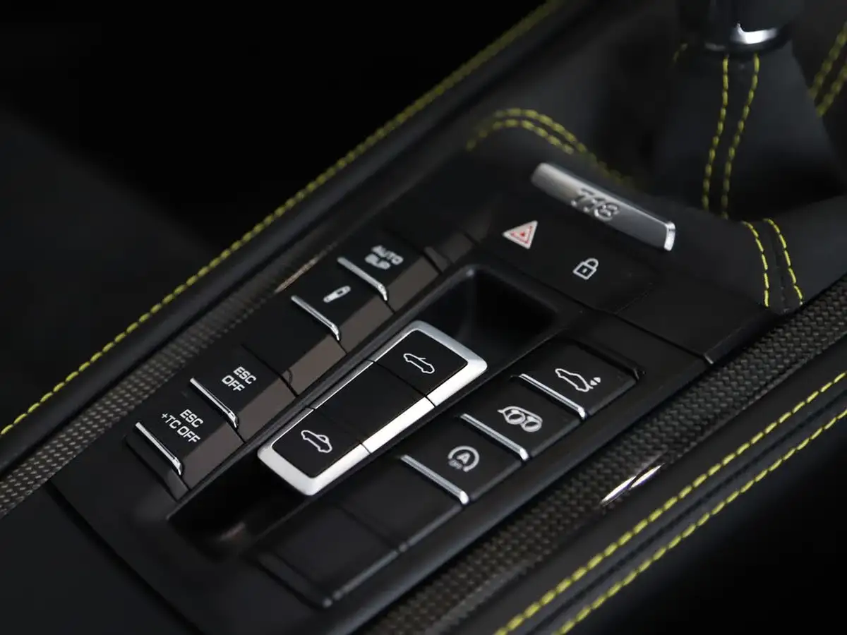2020-porsche-boxster-718-40-spyder-big-42