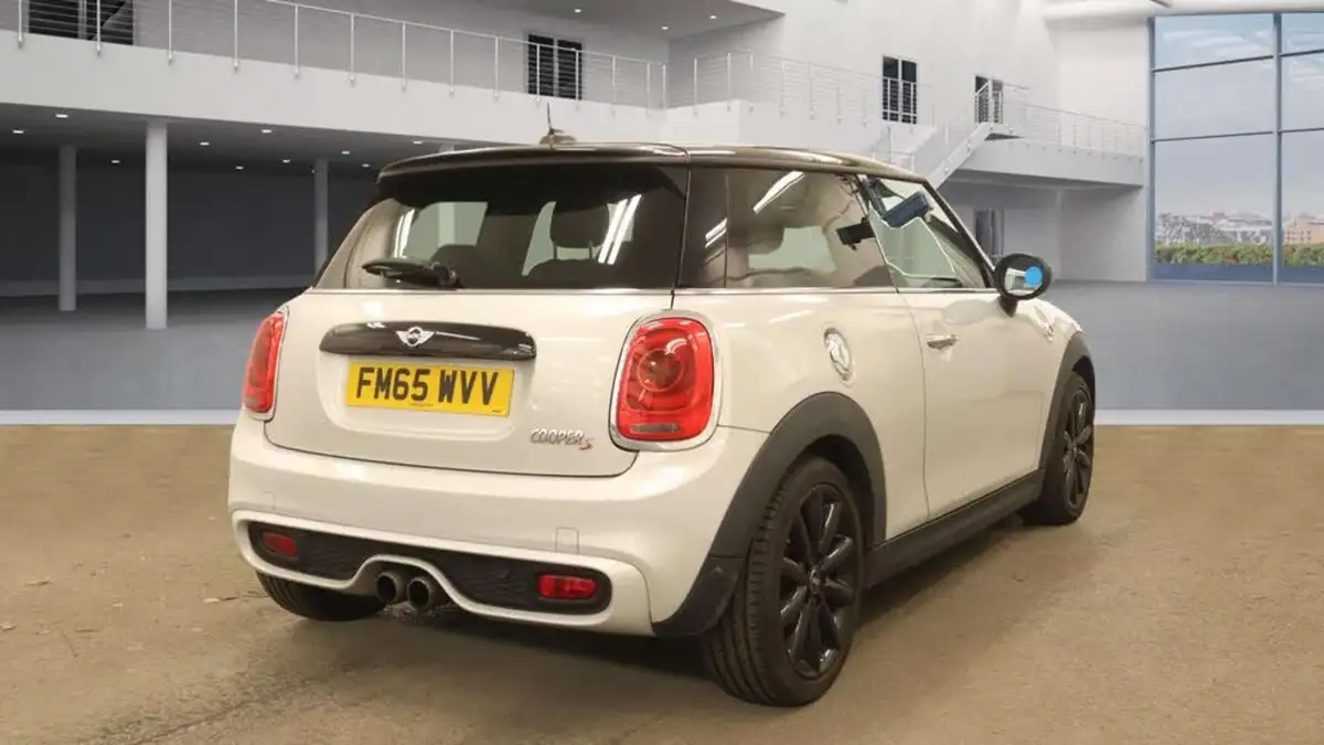 2016-mini-cooper-20-cooper-s-chili-ss-hatchback-3d-big-6