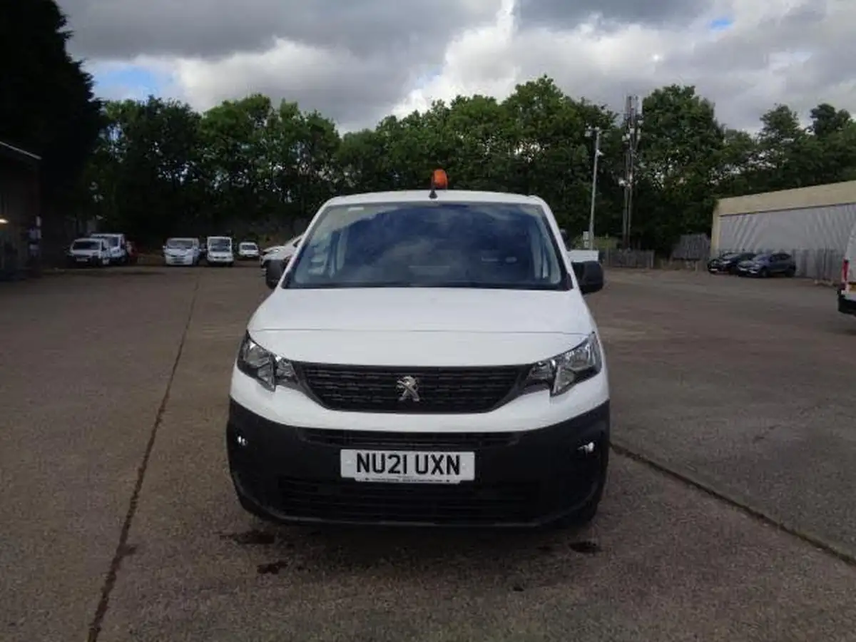 2021-peugeot-partner-15-bluehdi-1000-professional-100ps-eu6dt-panel-big-8