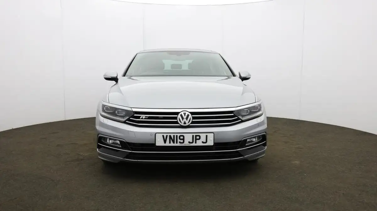 2019-volkswagen-passat-20tdi-r-line-150ps-scr-saloon-4d-big-33