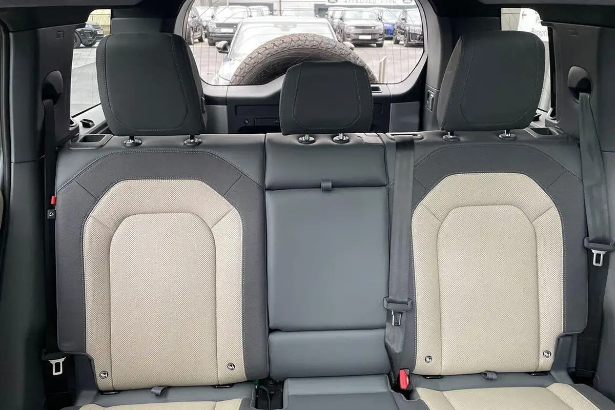 2022-land-rover-110-defender-30-d250-x-dynamic-se-big-39