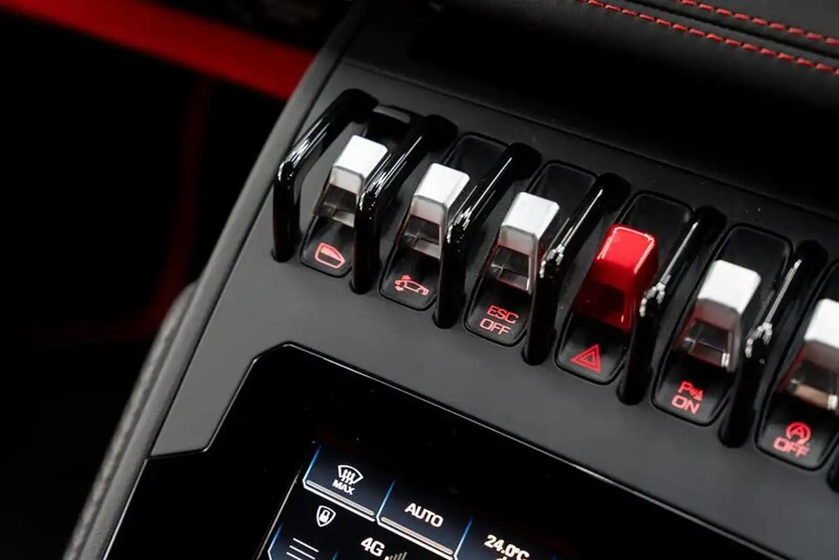 2019-lamborghini-huracan-52-evo-coupe-big-13