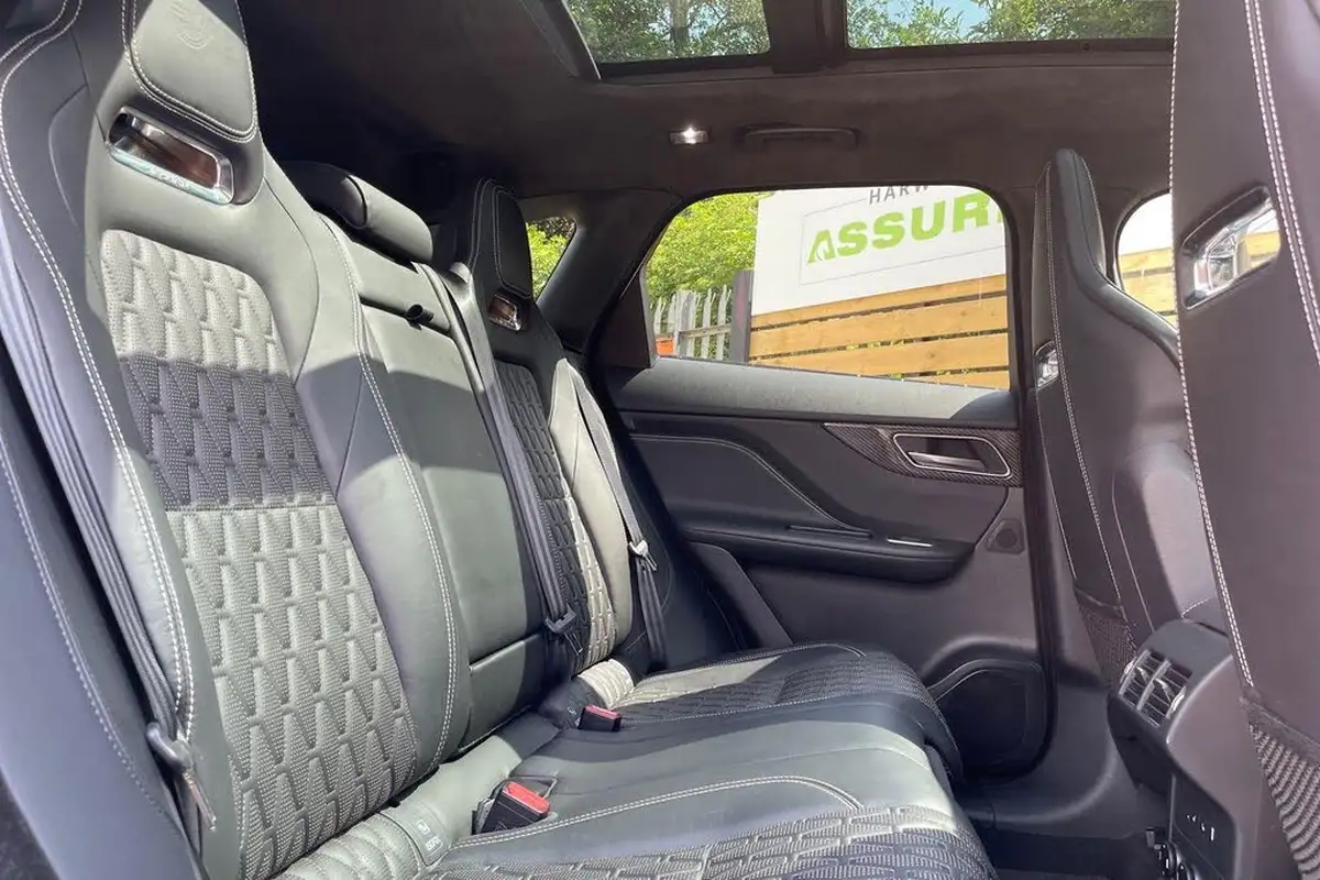 2019-jaguar-f-pace-50-v8-sc-svr-big-23