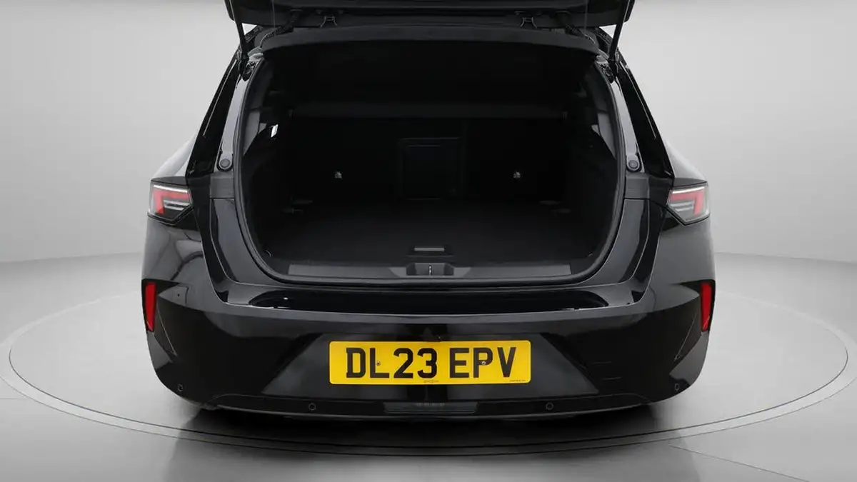 2023-vauxhall-astra-12-turbo-gs-hatchback-auto-big-17