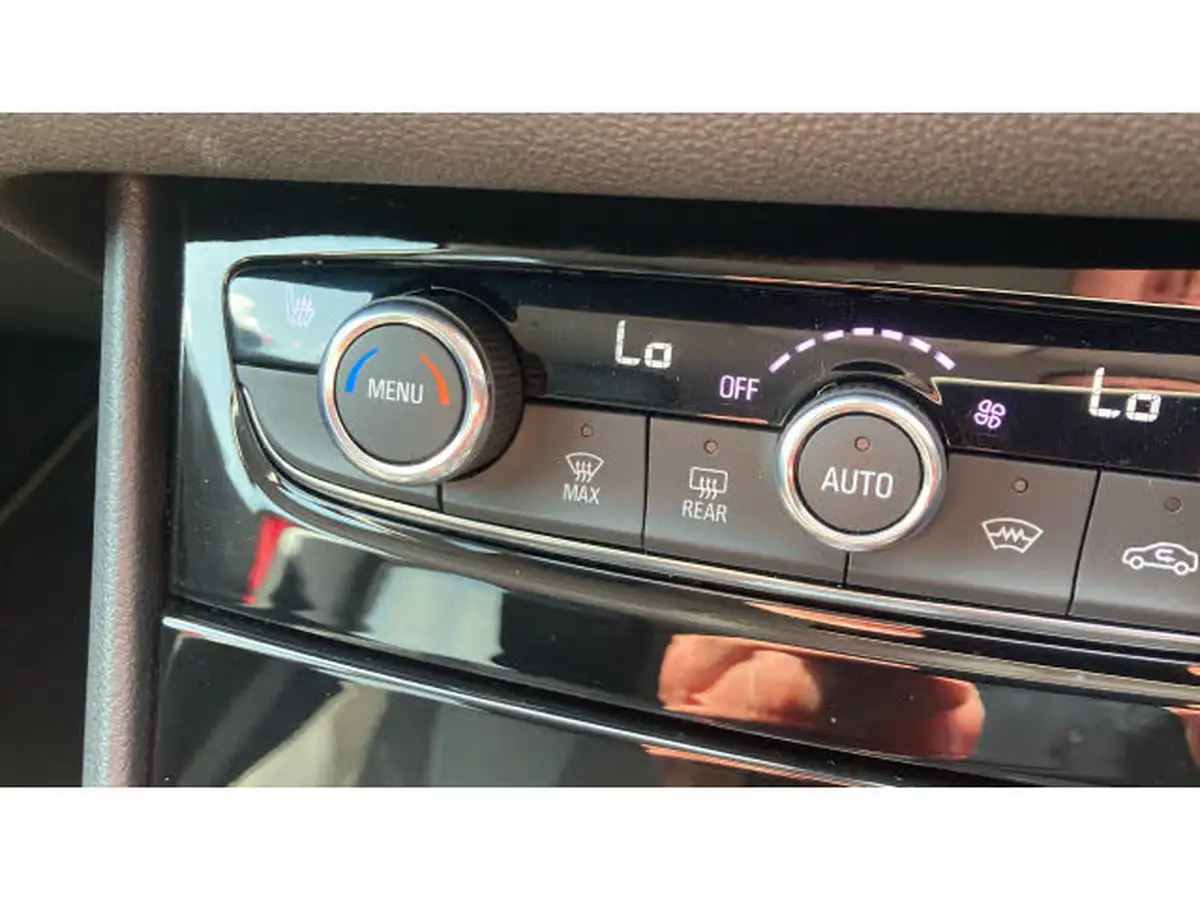 2022-vauxhall-grandland-12-ultimate-auto-big-25