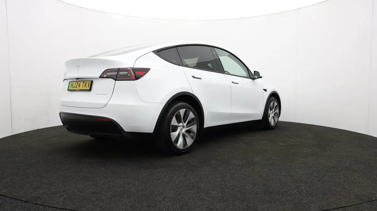 2024-tesla-model-y-e-long-range-306bhp-awd-big-78
