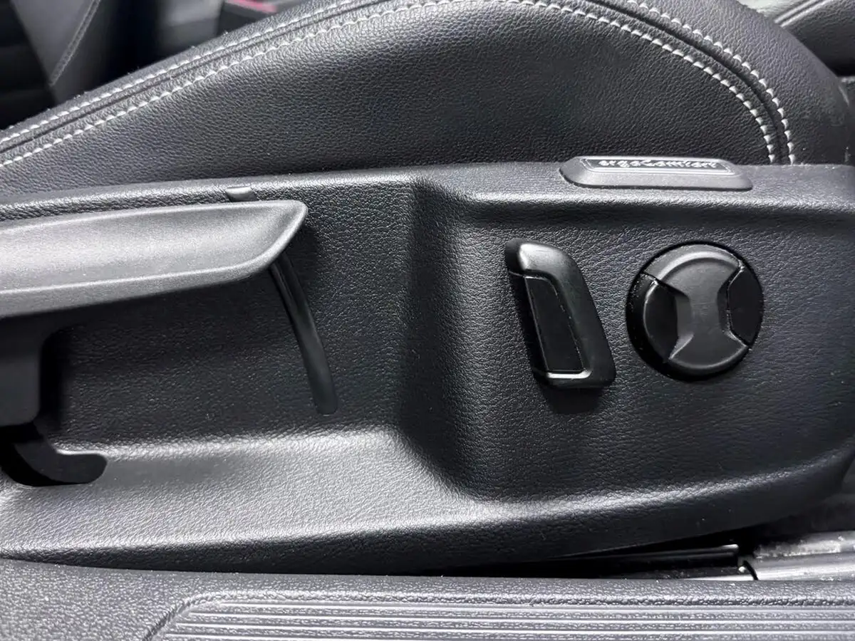 2021-volkswagen-passat-14-tsi-gte-estate-5d-big-22