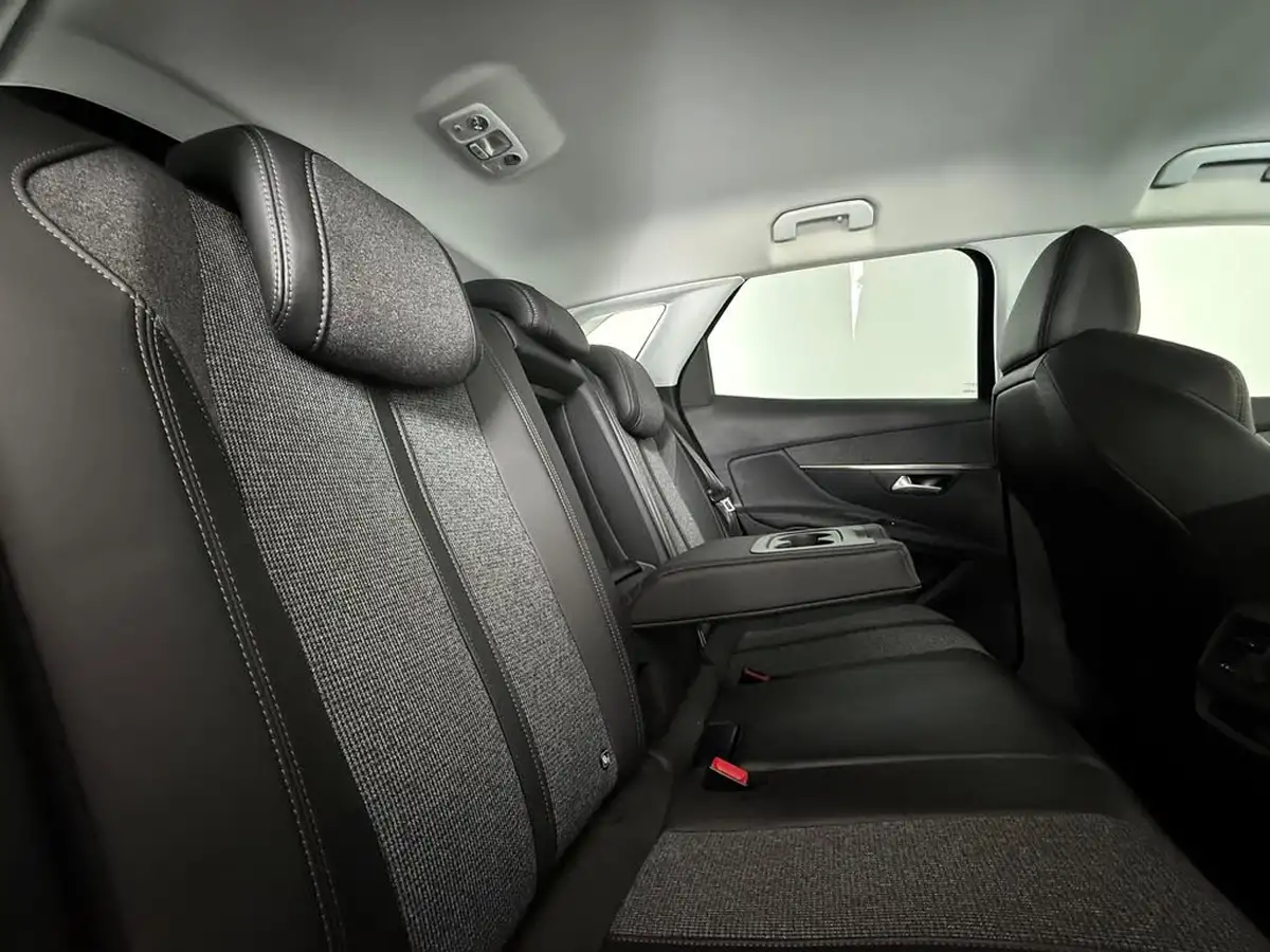 2017-peugeot-3008-suv-12-puretech-allure-big-18