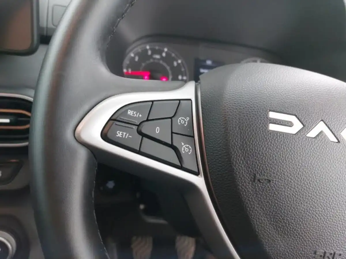 2024-dacia-sandero-stepway-10-tce-extreme-90bhp-big-12