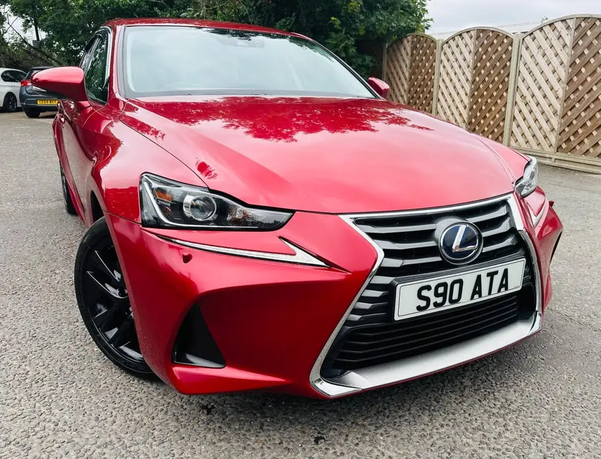 2017-lexus-is-300h-25-advance-big-17