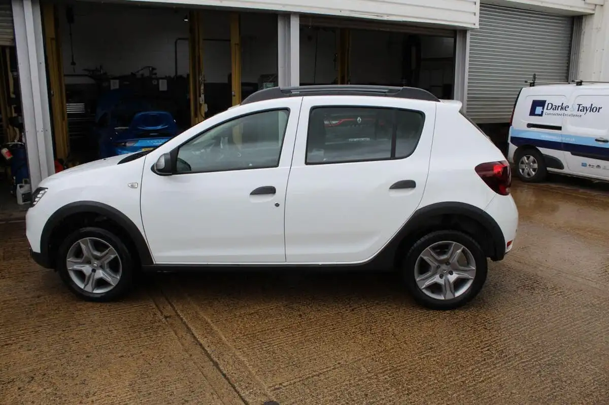 2017-dacia-sandero-stepway-09-tce-laureate-big-6