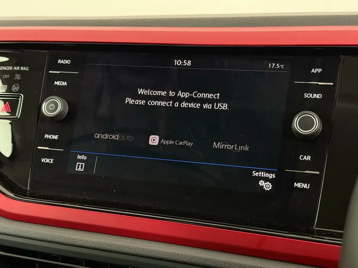 2020-volkswagen-polo-10-beats-80ps-big-27