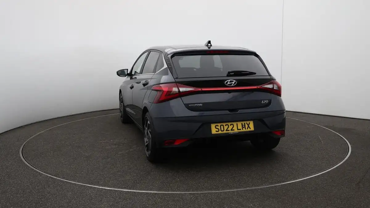2022-hyundai-i20-10-t-gdi-premium-eclutch-imt-big-62