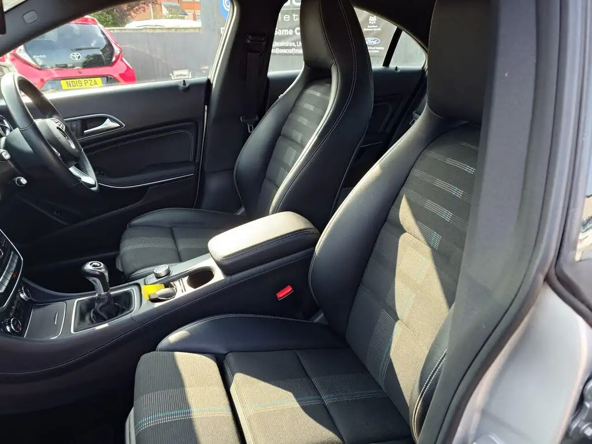 2017-mercedes-benz-cla-21d-cla-200-sport-coupe-4d-big-17