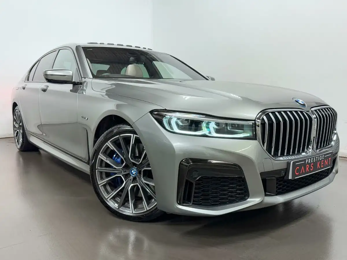 2021-bmw-7-series-30-745e-m-sport-big-8
