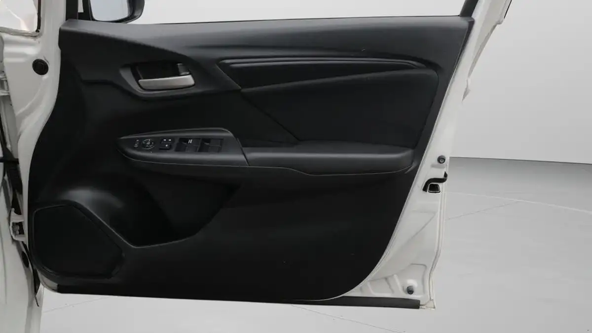 2019-honda-jazz-13-i-vtec-s-big-15