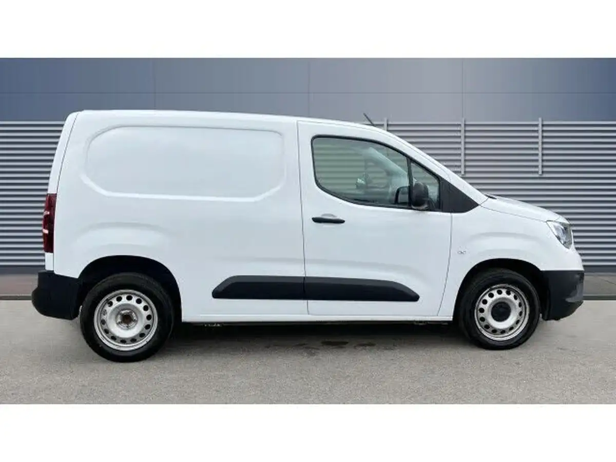 2022-vauxhall-combo-15cdti-dynamic-2300-130pseu6d-l1h1-panel-big-4