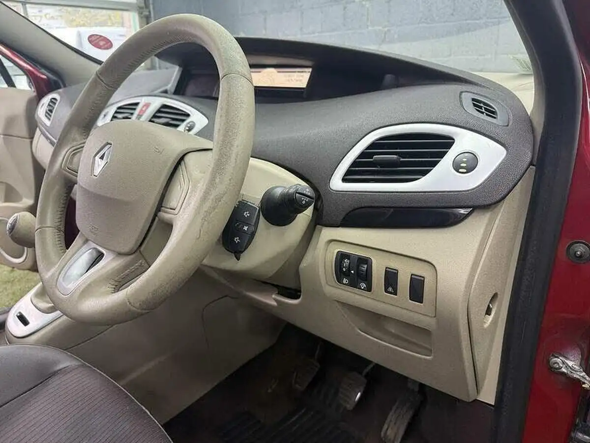 2010-renault-scenic-15td-privilege-tom-tom-big-6