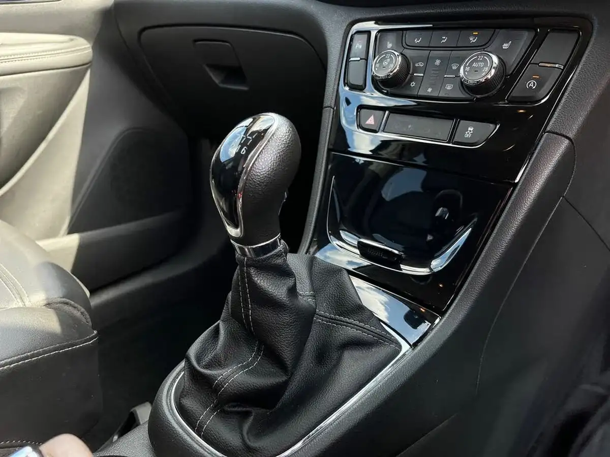 2017-vauxhall-mokka-x-14i-16v-turbo-elite-nav-140ps-ssecotec-1364cc-big-19