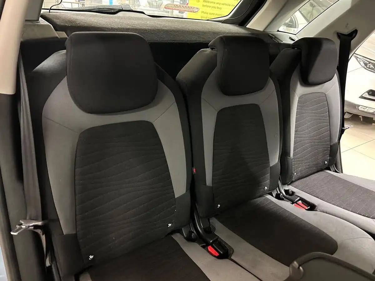 2015-citroen-c4-picasso-16bluehdi-vtr-100ps-big-21