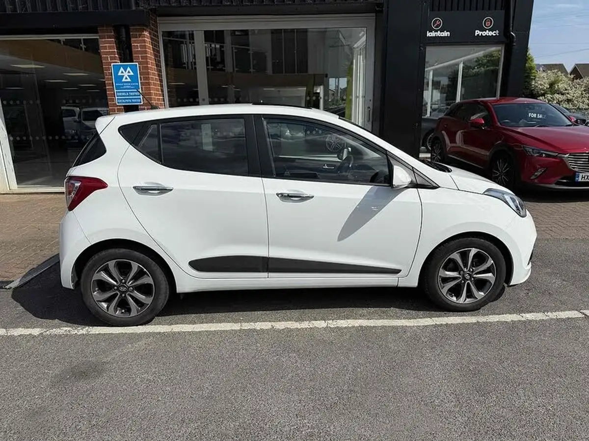 2016-hyundai-i10-12-premium-se-big-7