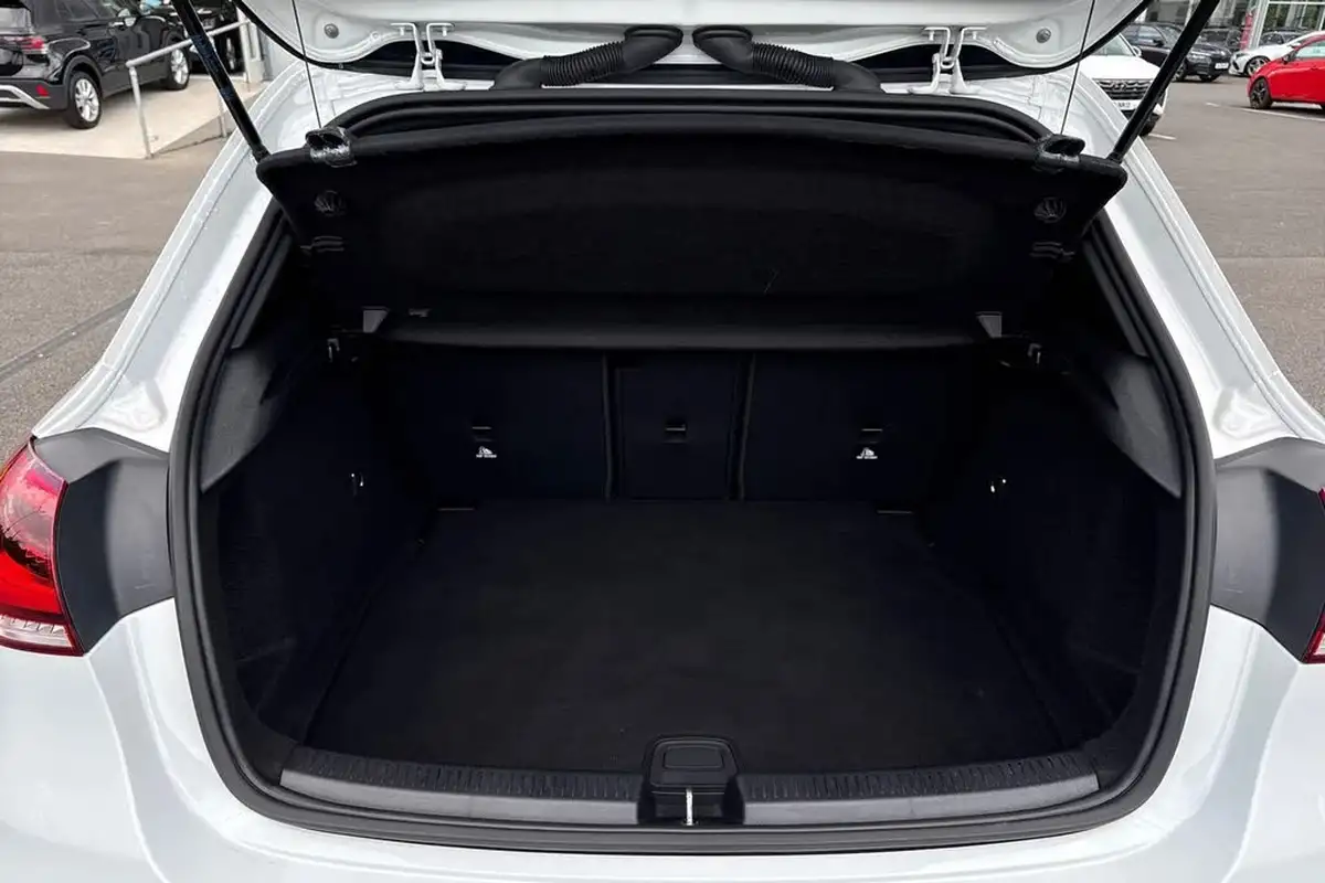 2022-mercedes-benz-a-class-13-a180-amg-line-executive-hatchback-5d-7g-dct-big-9