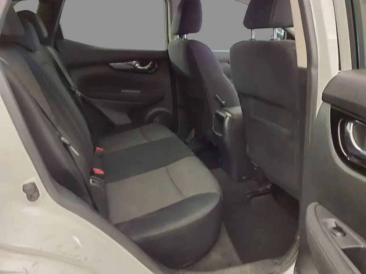 2015-nissan-qashqai-12-n-tec-xtronic-cvt-big-3