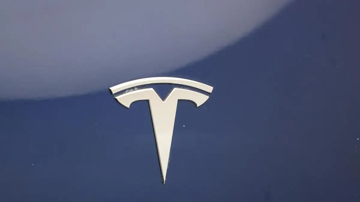 2021-tesla-model-3-e-long-range-awd-big-23