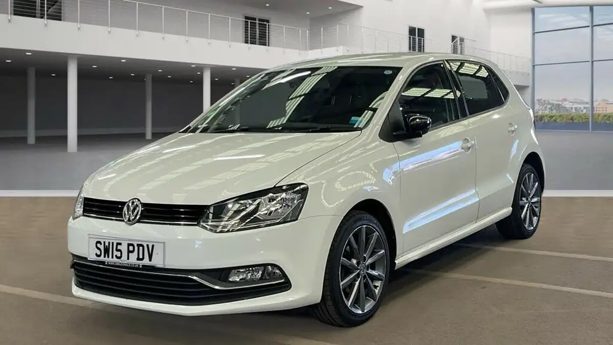 2015-volkswagen-polo-12-tsi-se-design-5d-big-1