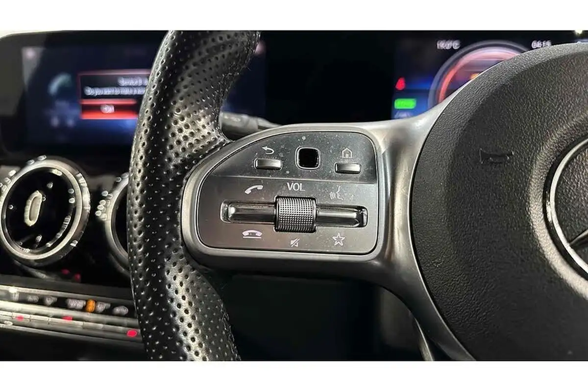 2021-mercedes-benz-gla-class-13-gla-250e-exclusive-edition-big-40