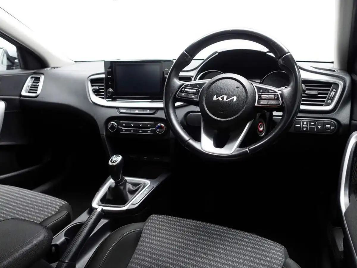 2022-kia-xceed-10-t-gdi-2-big-19