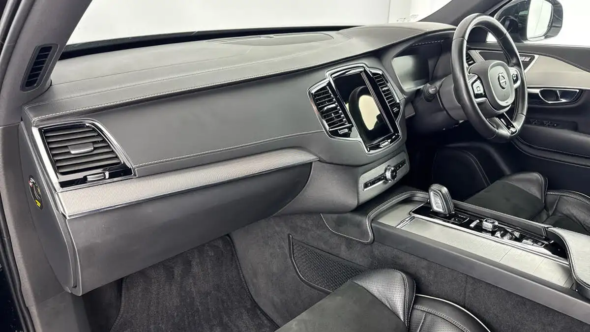 2020-volvo-xc90-20-t8-r-design-plug-in-hybrid-big-9