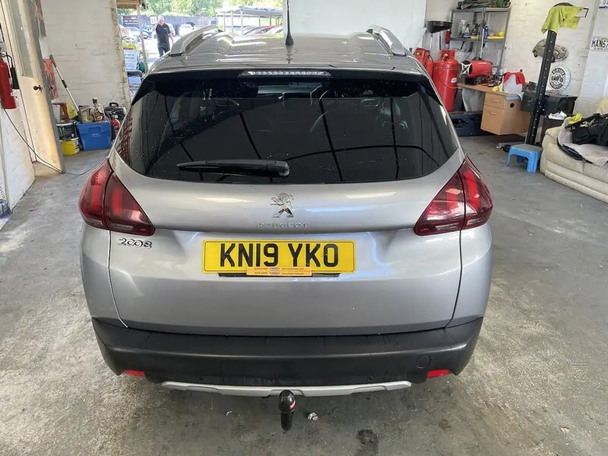 2019-peugeot-2008-suv-12-puretech-allure-82bhp-big-9