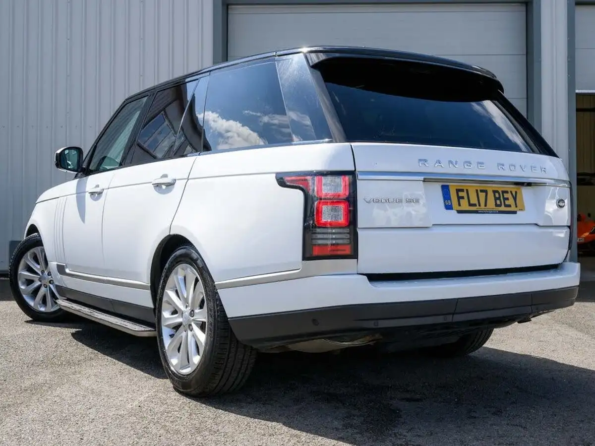 2017-land-rover-range-rover-30tdv6-vogue-se-258bhp-awd-big-1