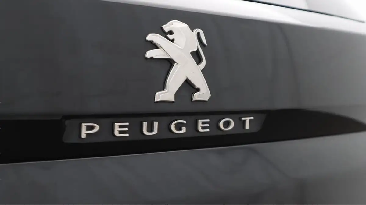 2019-peugeot-3008-suv-20-bluehdi-gt-line-premium-20-bluehdi-big-23